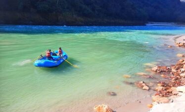 beach-camping-and-rafting-in-rishikesh