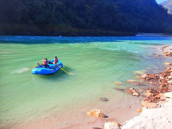 beach-camping-and-rafting-in-rishikesh