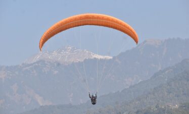 Paragliding in Bir Billing