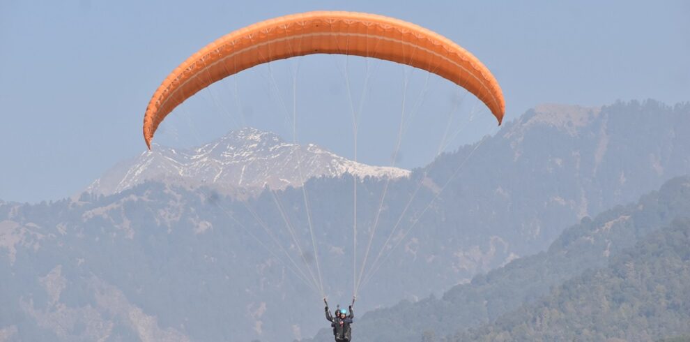 Paragliding in Bir Billing